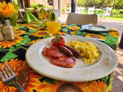 Makanan di atau berdekatan hotel
