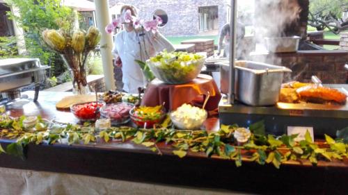 Makanan di atau berdekatan hotel
