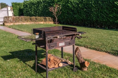 Kemudahan BBQ tersedia untuk tetamu di vila ini