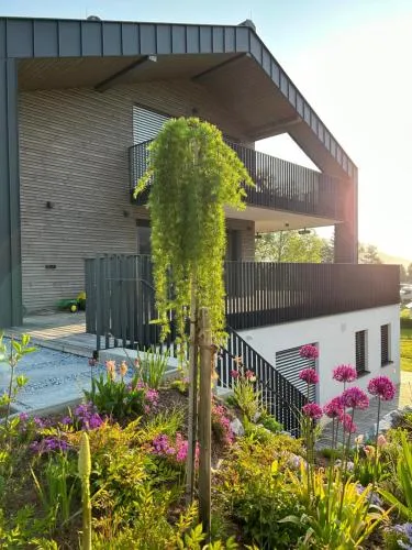 Tanners Chalet Apartments