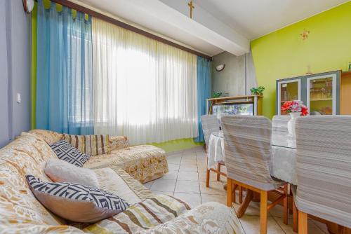 Holiday House Anica