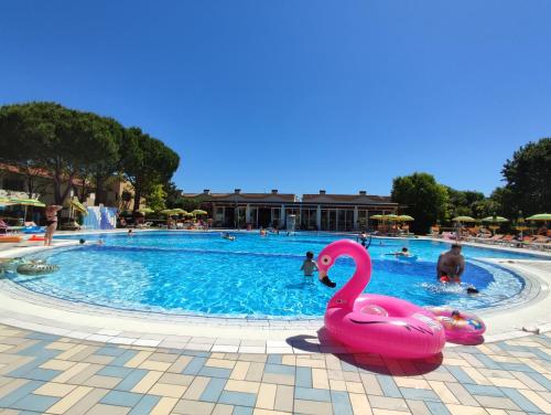 Бассейн в Villaggio Marco Polo или поблизости