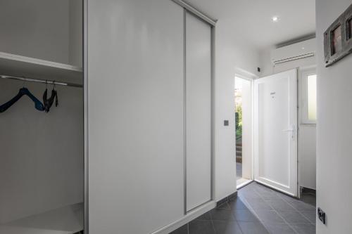 Quiet City Apartment Dexa - Happy Rentals