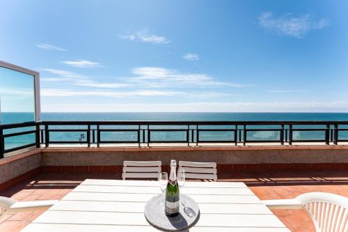 Malagasuite Seaside Penthouse with 2 Car Parking
