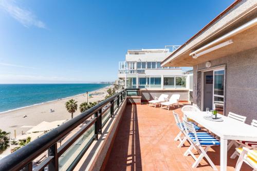 Malagasuite Seaside Penthouse with 2 Car Parking