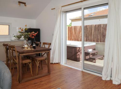 Gallery image of 49 Boutique in Zikhron Ya‘aqov