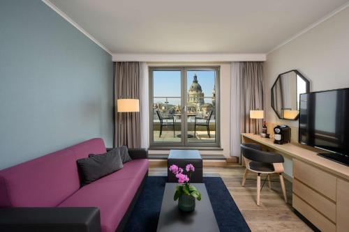 Hilton Garden Inn Budapest City Centre — Photo of the whole room