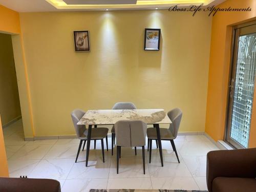 Gallery image of BOSSLIFE APARTMENTS-TERMINUS SAINT MICHEL DERRIERE Barcelone Hôtel in Douala