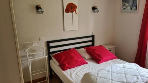 Posteľ alebo postele v izbe v ubytovaní Agréable Gîte au sein d'une propriété arborée