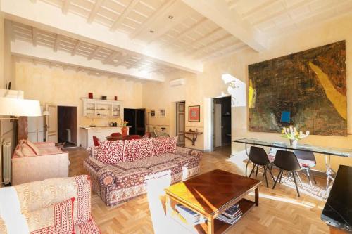 Farnese Designer Loft by Romeloft