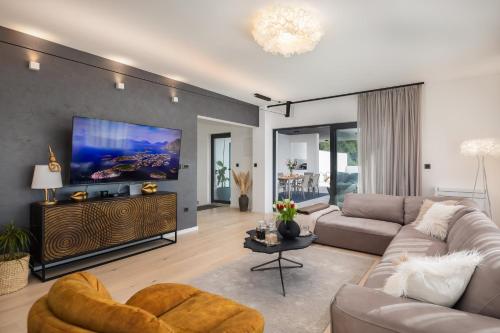 Luxury Villa Cosmopolitan with Pool