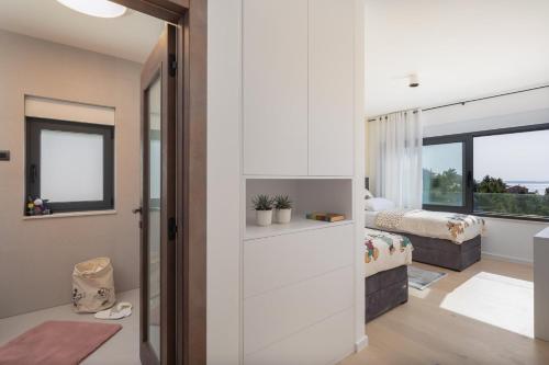 Luxury Villa Cosmopolitan with Pool