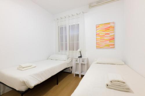 ApartEasy - Private terrace, 3 bedrooms, Eixample