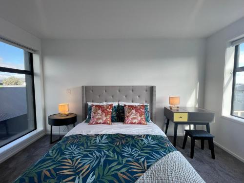 Katil atau katil-katil dalam bilik di Luxury CBD 2 Bed 2 Baths