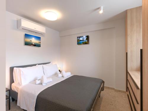 Top-Floor Studio in the Heart of Monastiraki