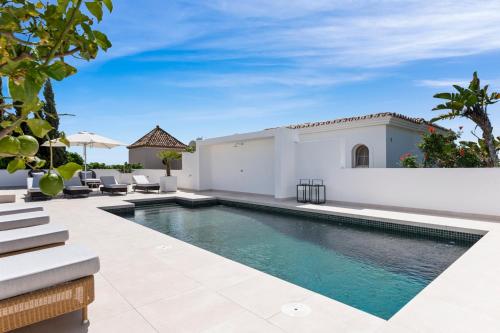 Luxury Villa Near Marbella with Private Pool, Jacuzzi & Modern Amenities