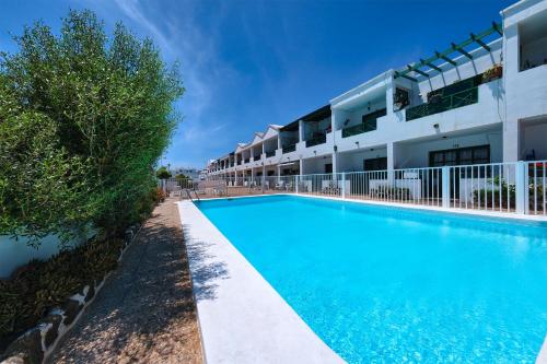 Casa Emilia - Pool and Close to the Beach By Lanzarote Vacation Homes