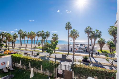 فندق سوهو بوتيك لاس فيغاس في مالقة: اطلالة جوية على الشاطئ والنخيل