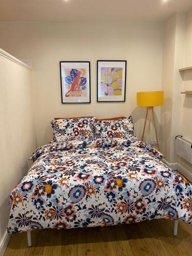 Ліжко або ліжка в номері Two-level Hoxton apartment