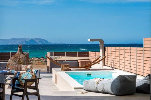Swimmingpoolen hos eller tæt på Anasa Luxury Villas