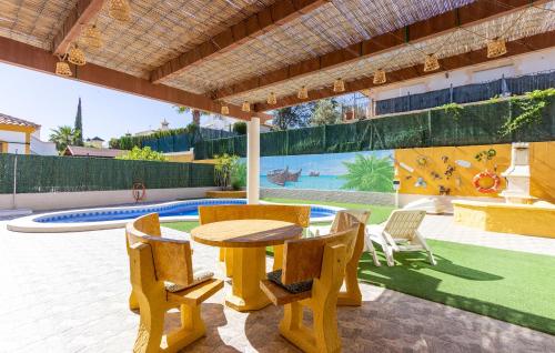 Πισίνα στο ή κοντά στο Stunning Home In Mazarrón With Kitchen