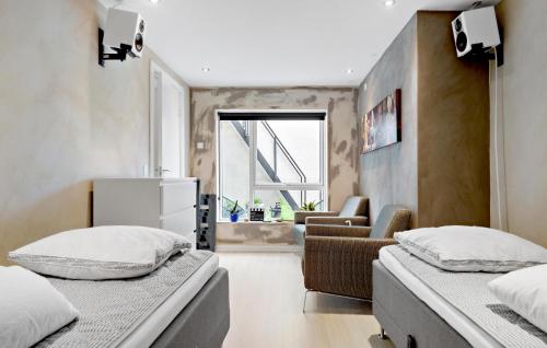 Posezení v ubytování 5 Bedroom Nice Apartment In Randers C