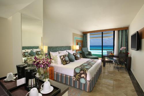 Gallery image of The Pyramid Cancun by Oasis - All Inclusive in Cancún