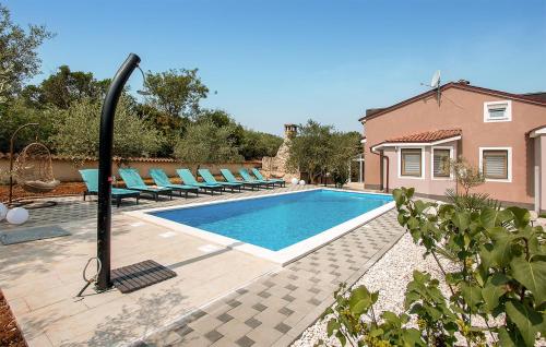 Stunning Home In Pula With Kitchen