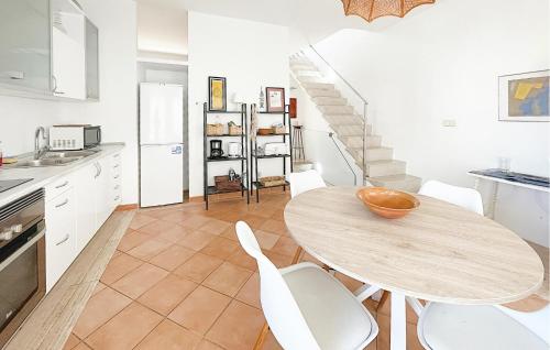 Η κουζίνα ή μικρή κουζίνα στο Lovely Home In Portocolom With Kitchen