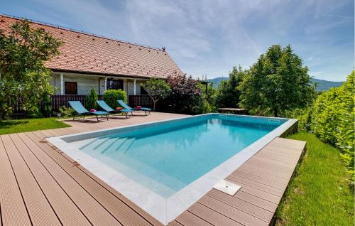 Πισίνα στο ή κοντά στο Gorgeous Home In Jakovlje With Sauna