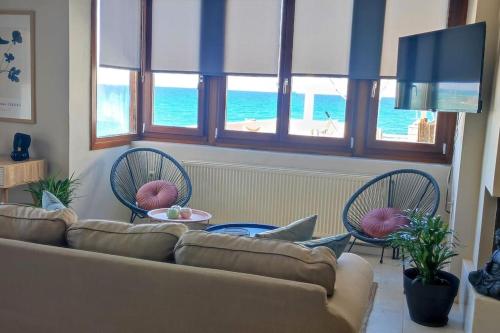 Posezení v ubytování Nova Sea View Apartment Seafront