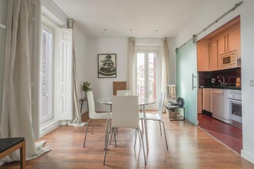 Bright and cozy-2Bedrooms 1Bathroom-Chueca