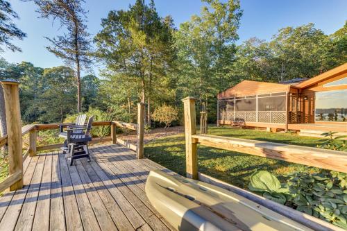 Κήπος έξω από το Waterfront Lancaster Cabin about 10 Mi to Kilmarnock!
