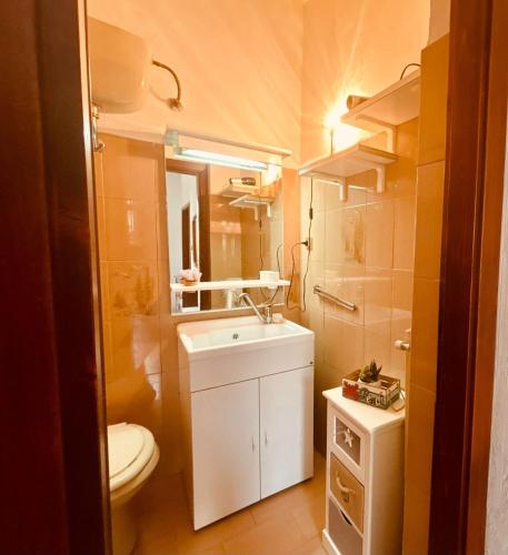 Ein Badezimmer in der Unterkunft Camping Borghetti