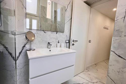 Urban House - Modern Flat Navigli Milan Center