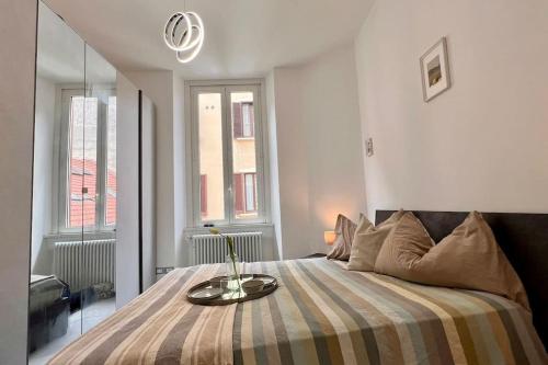 Urban House - Modern Flat Navigli Milan Center