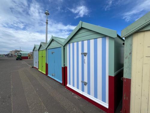 CENTRAL HOVE Large 2 bedroom Private residence with PARKING & BEACH HUT photo 26
