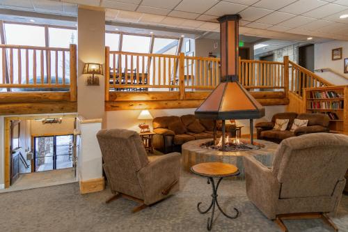 Posezení v ubytování Legacy Vacation Resorts Steamboat Springs Hilltop