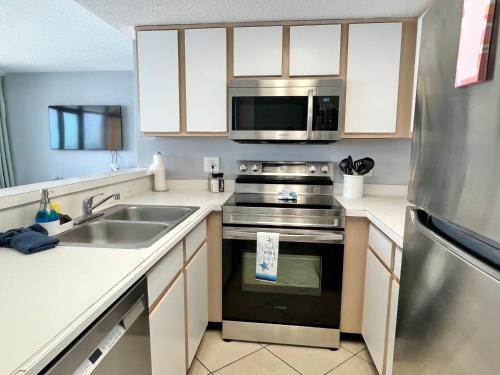Oceanfront 2BR King Suite Atlantica Resort photo 36