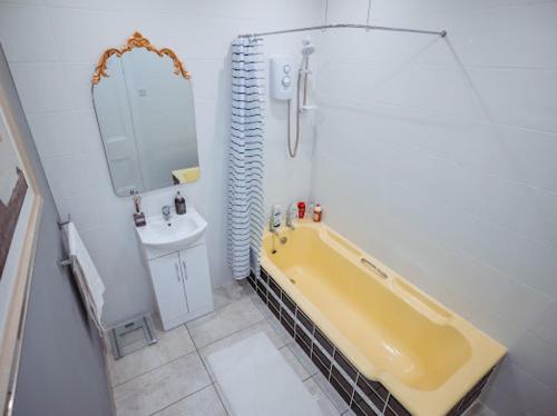 Ένα μπάνιο στο Nairn View Guest House