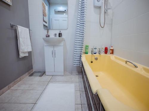 Ένα μπάνιο στο Nairn View Guest House