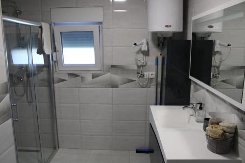 Ένα μπάνιο στο AM Una Lux House