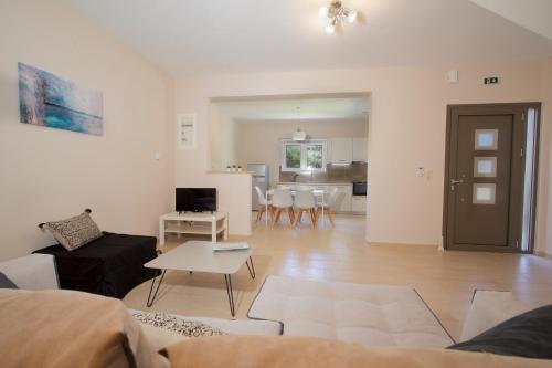 ALEXANDRA'S Residence