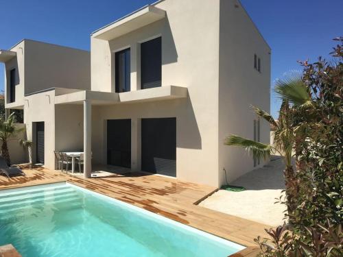 Villa moderne près de la plage