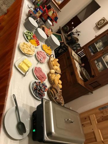 Comida en o cerca de este hotel