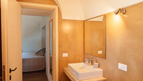 Et badeværelse på Dammuso Alkibar