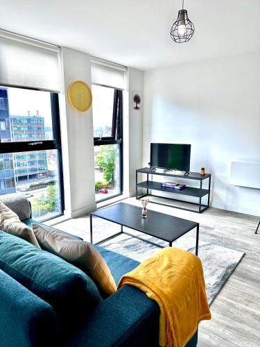 Fresh 2Bed 2Bath Apartment 2mins drive to Man Utd Stadium photo 4