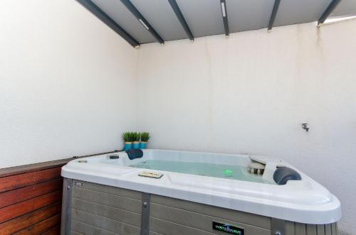 Imagine din galeria proprietății Apartment Jacuzzi Sky în Split