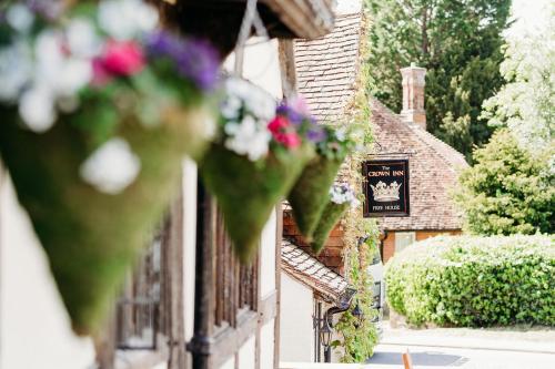 Κήπος έξω από το The Crown Inn