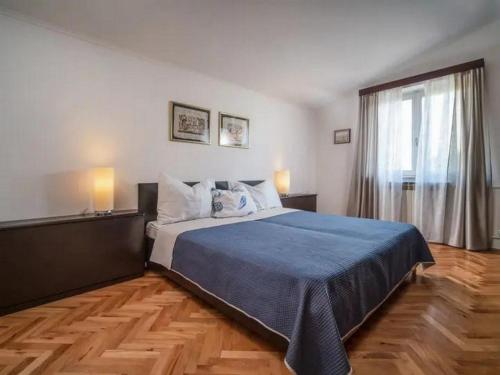 Holiday house with a swimming pool Porec - 23000